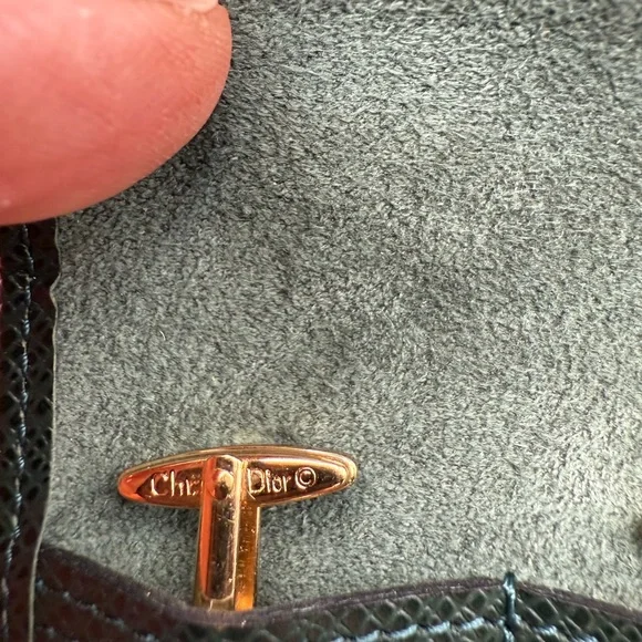 Christian Dior gold colored cufflinks with a Louis Vuitton leather cufflink case - Picture 3 of 7